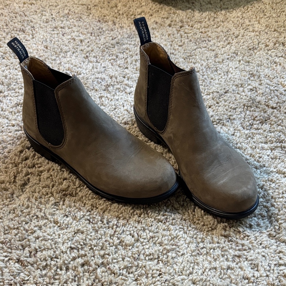 Blundstone Tan Heeled Boots
